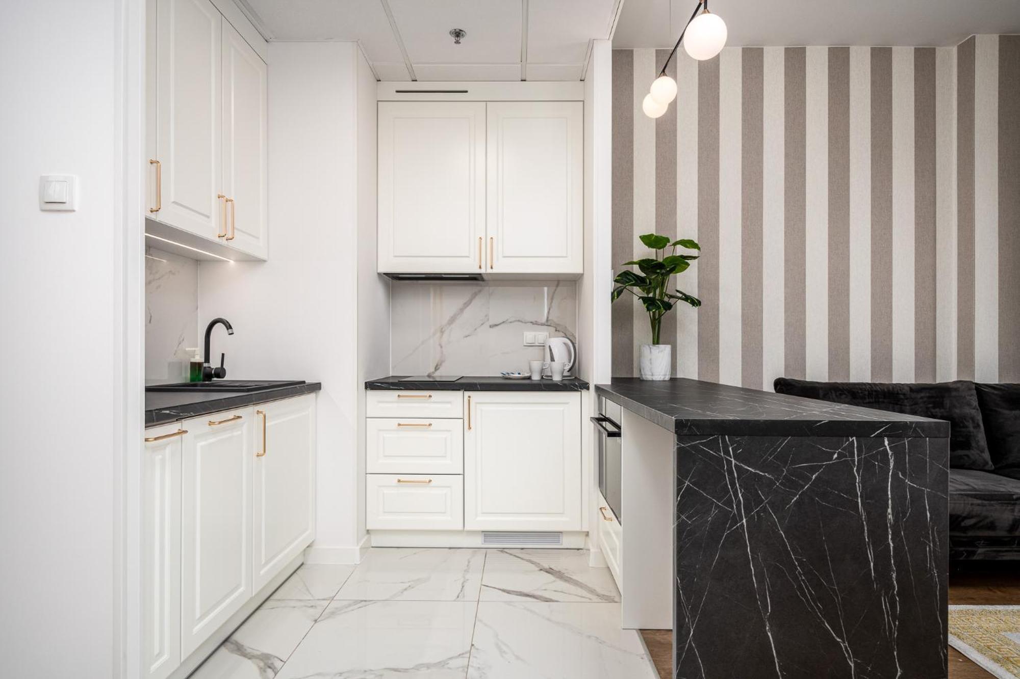 Wola Tower Deluxe Separate Bedroom With Free Garage - By Perfect Apart Варшава Екстериор снимка
